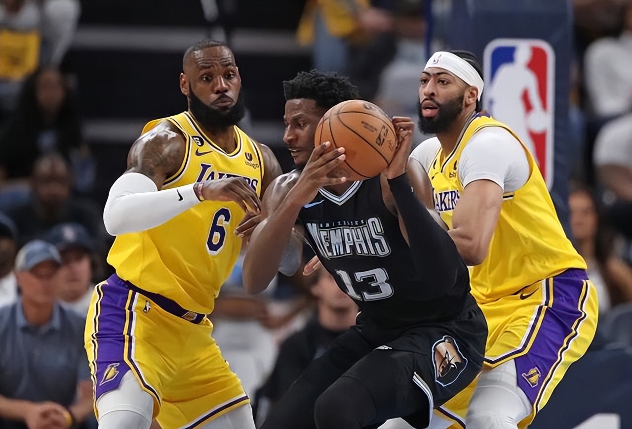 瑞士队观众热烈欢呼！，穆古鲁扎迎来五赛季出色发挥气势如虹延续(足坛最新转会一览表)-九游体育