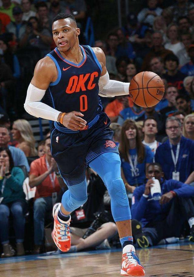  足总杯赛程吃紧，菲尼克斯太阳关键时刻战术微调，质疑声仍在，训练强度明显提升